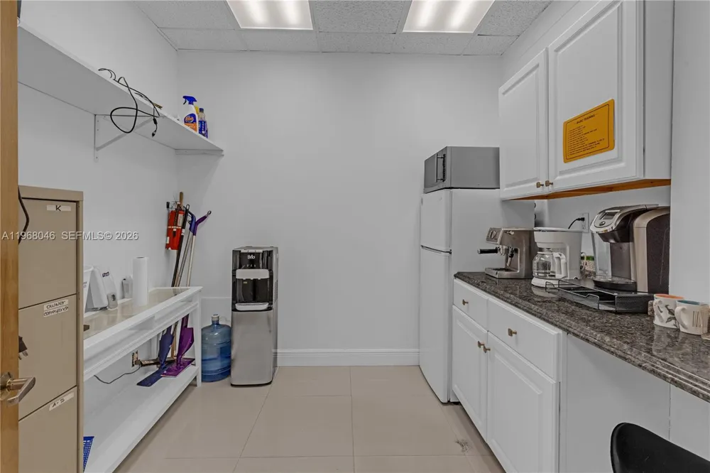 13499 Biscayne Blvd #CUT2 North Miami, FL 33181