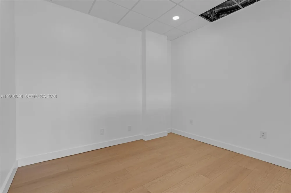 13499 Biscayne Blvd #CUT2 North Miami, FL 33181