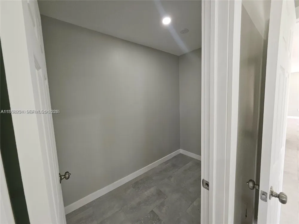 221 SW 53rd Ave Plantation, FL 33317