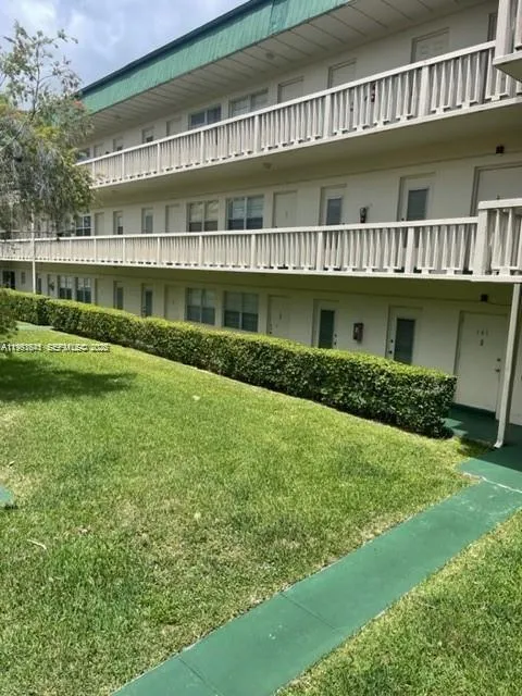 1450 Atlantic Shores Blvd #304 Hallandale Beach, FL 33009