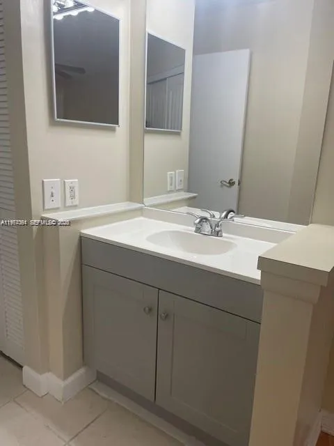 9999 Summerbreeze Dr #1105 Sunrise, FL 33322