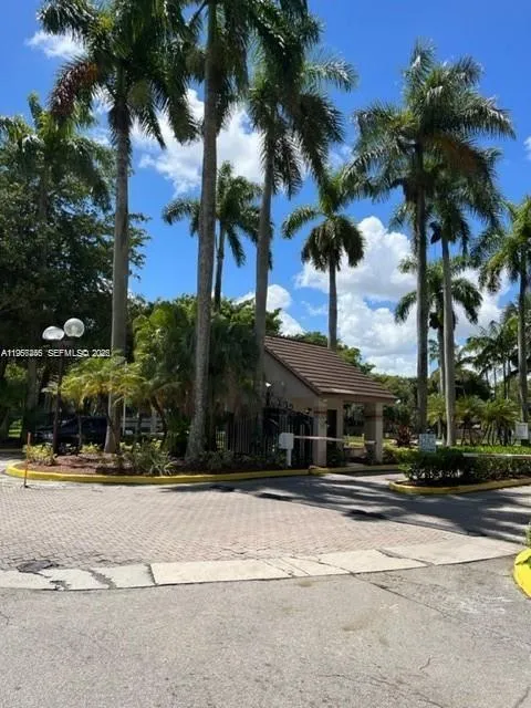 14020 SW 90th Ter #14020 Miami, FL 33186