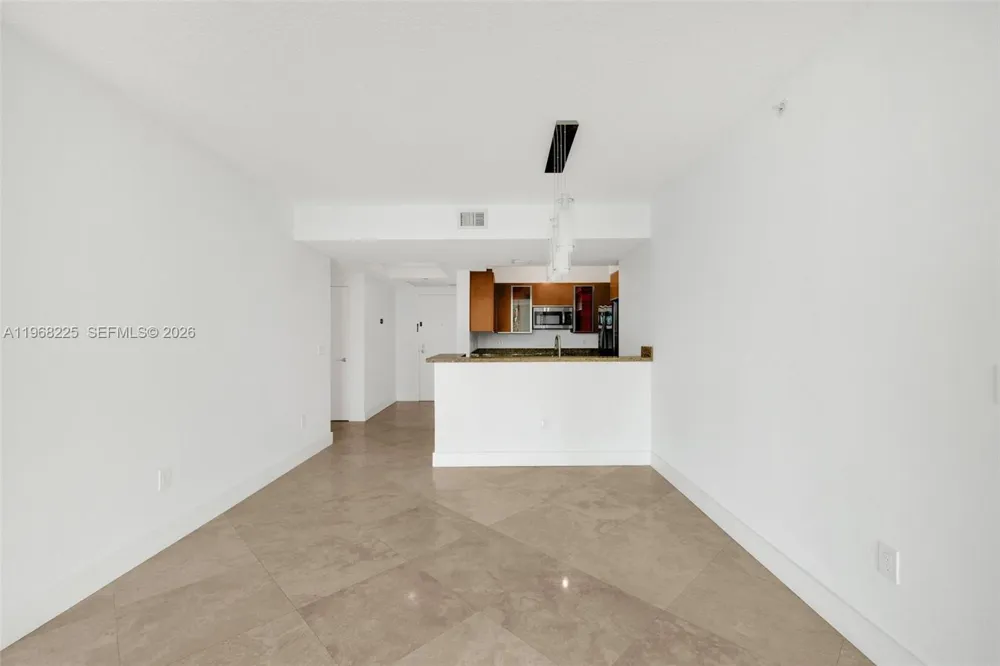 10 Venetian Way #403 Miami Beach, FL 33139