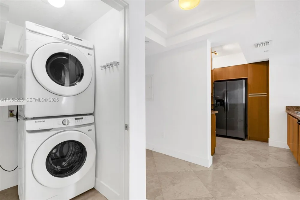 10 Venetian Way #403 Miami Beach, FL 33139