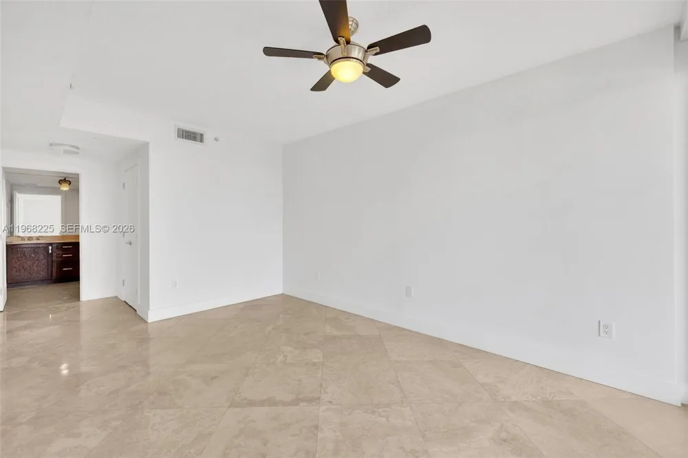 10 Venetian Way #403 Miami Beach, FL 33139