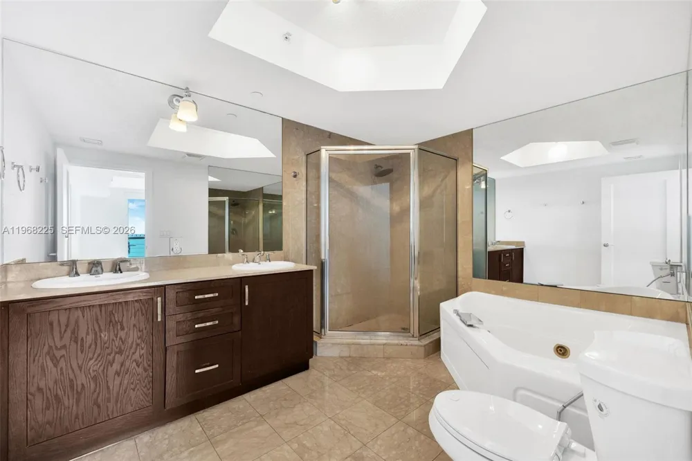 10 Venetian Way #403 Miami Beach, FL 33139