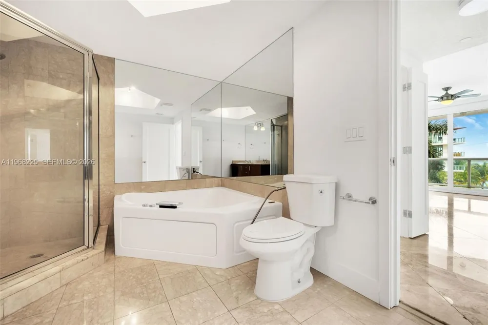 10 Venetian Way #403 Miami Beach, FL 33139