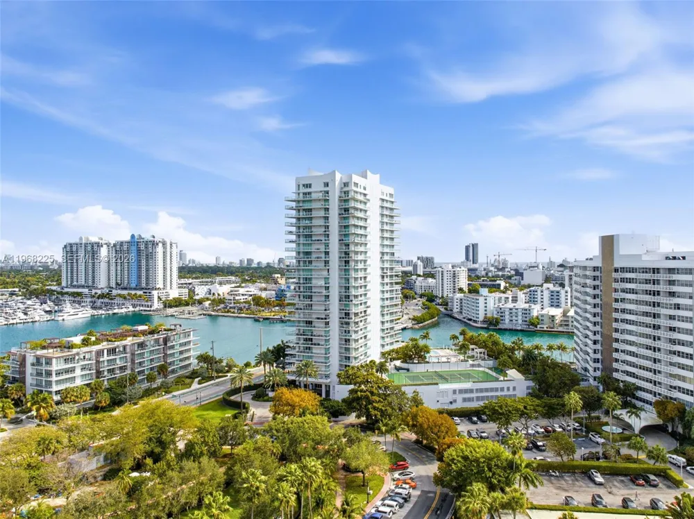 10 Venetian Way #403 Miami Beach, FL 33139