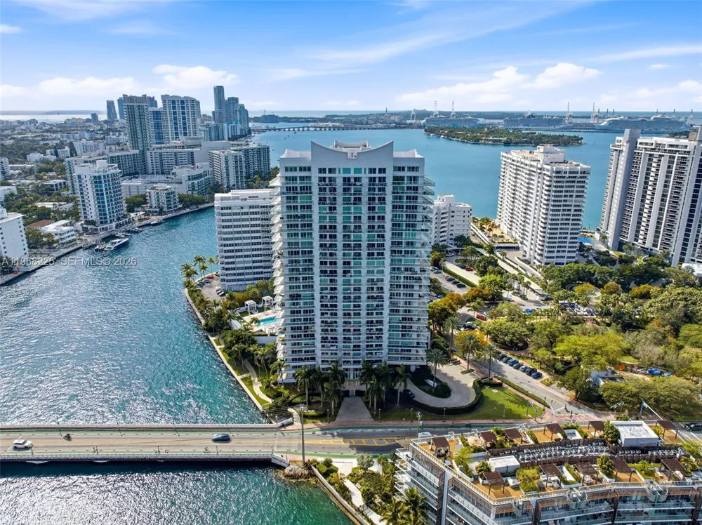 10 Venetian Way #403 Miami Beach, FL 33139