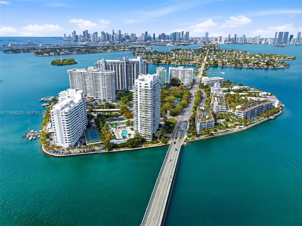 10 Venetian Way #403 Miami Beach, FL 33139