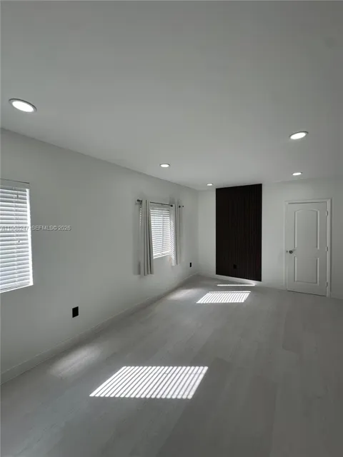 109 NW 6th Ave #5