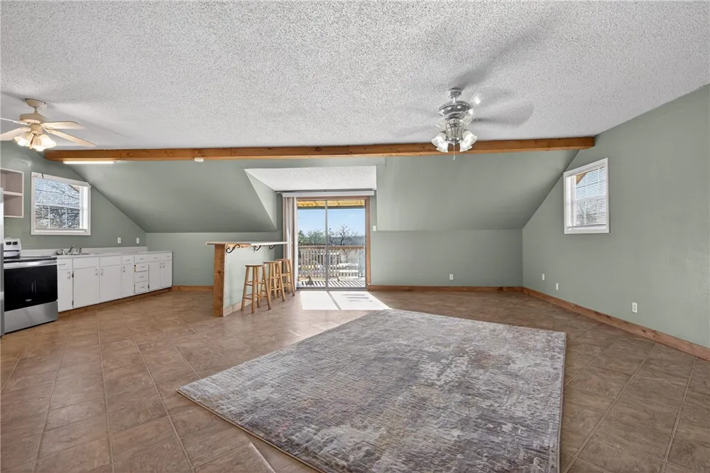 5752 Mockingbird Ln Mathis, TX 78368