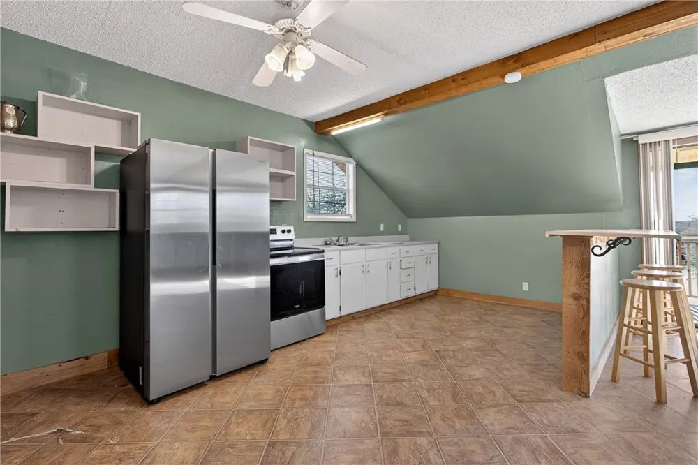 5752 Mockingbird Ln Mathis, TX 78368