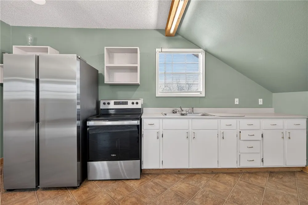 5752 Mockingbird Ln Mathis, TX 78368