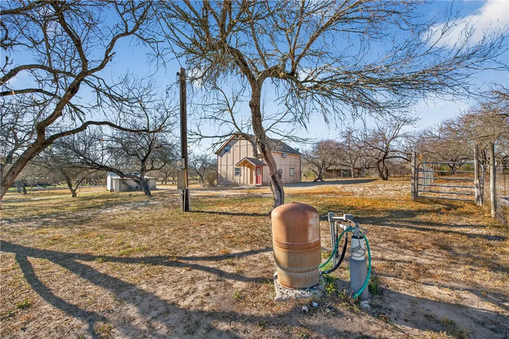 5752 Mockingbird Ln Mathis, TX 78368