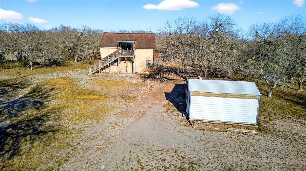5752 Mockingbird Ln Mathis, TX 78368