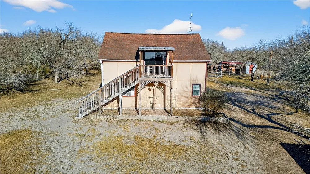 5752 Mockingbird Ln Mathis, TX 78368