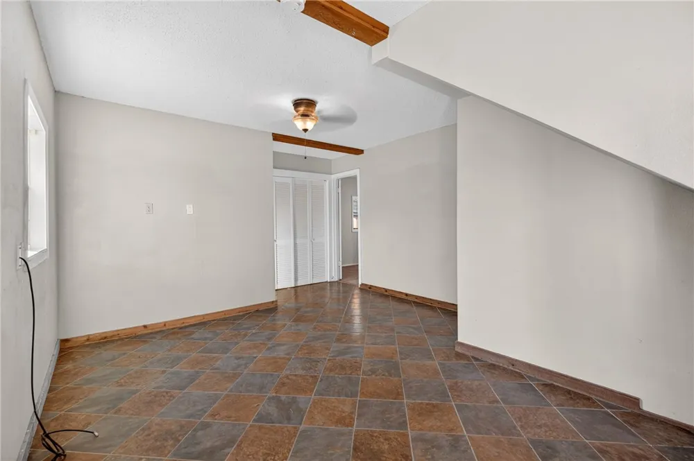 5752 Mockingbird Ln Mathis, TX 78368