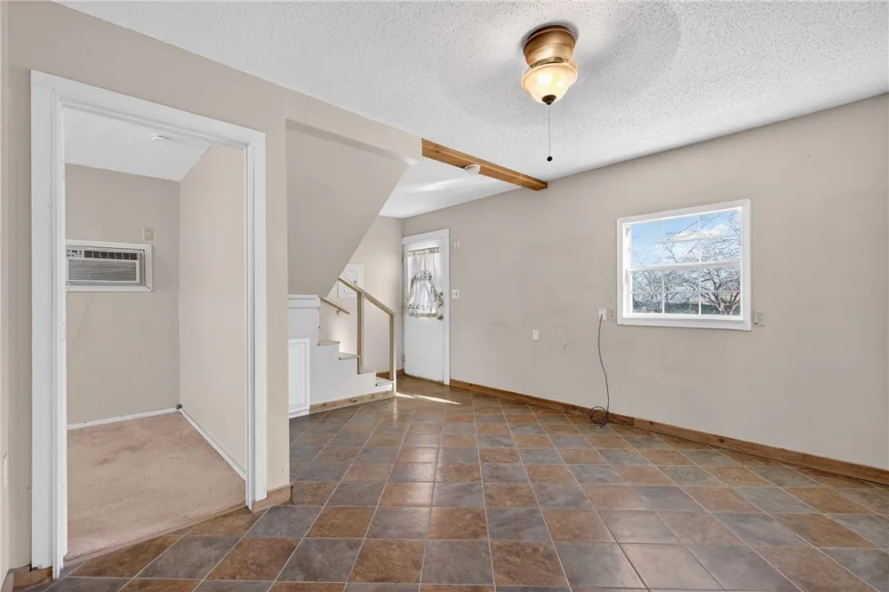 5752 Mockingbird Ln Mathis, TX 78368