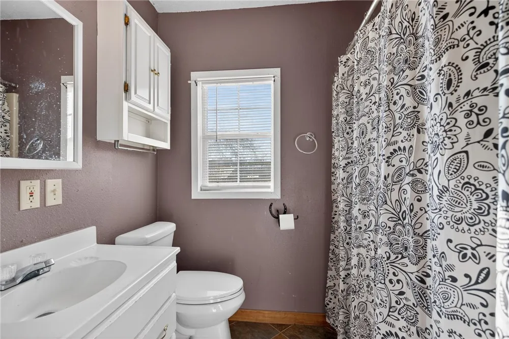 5752 Mockingbird Ln Mathis, TX 78368