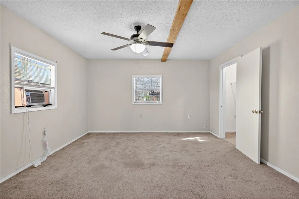 5752 Mockingbird Ln Mathis, TX 78368
