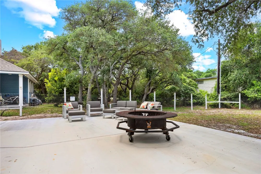 607 Huisache Lane Ingleside on the Bay, TX 78362