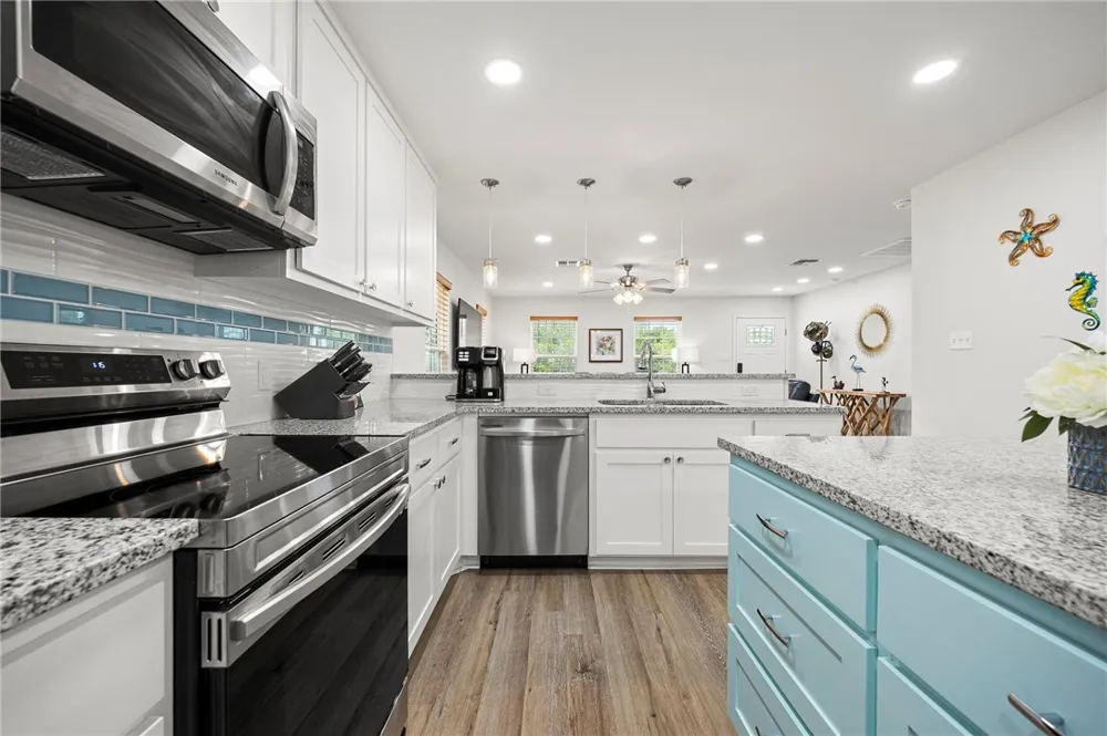 607 Huisache Lane Ingleside on the Bay, TX 78362