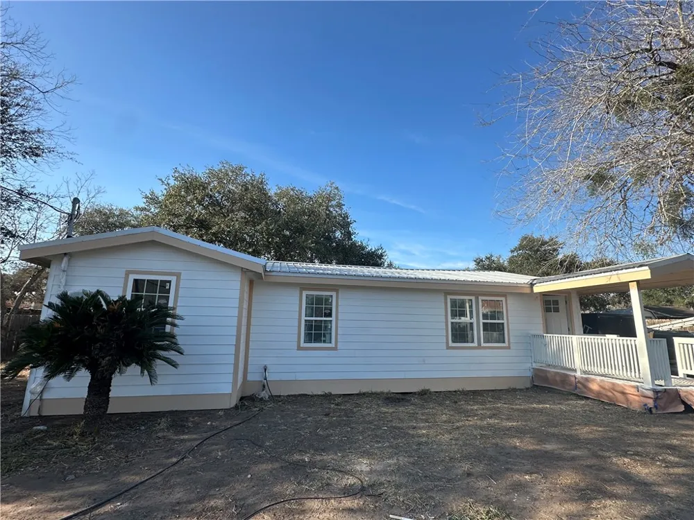 508 W Flournoy Street Beeville, TX 78102