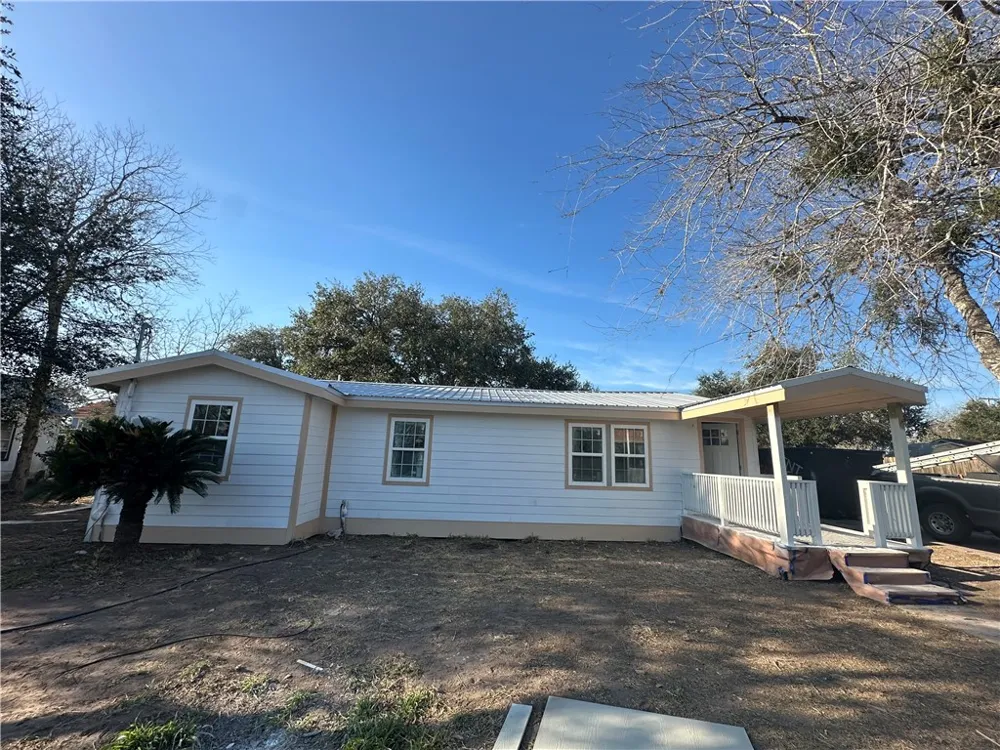 508 W Flournoy Street Beeville, TX 78102