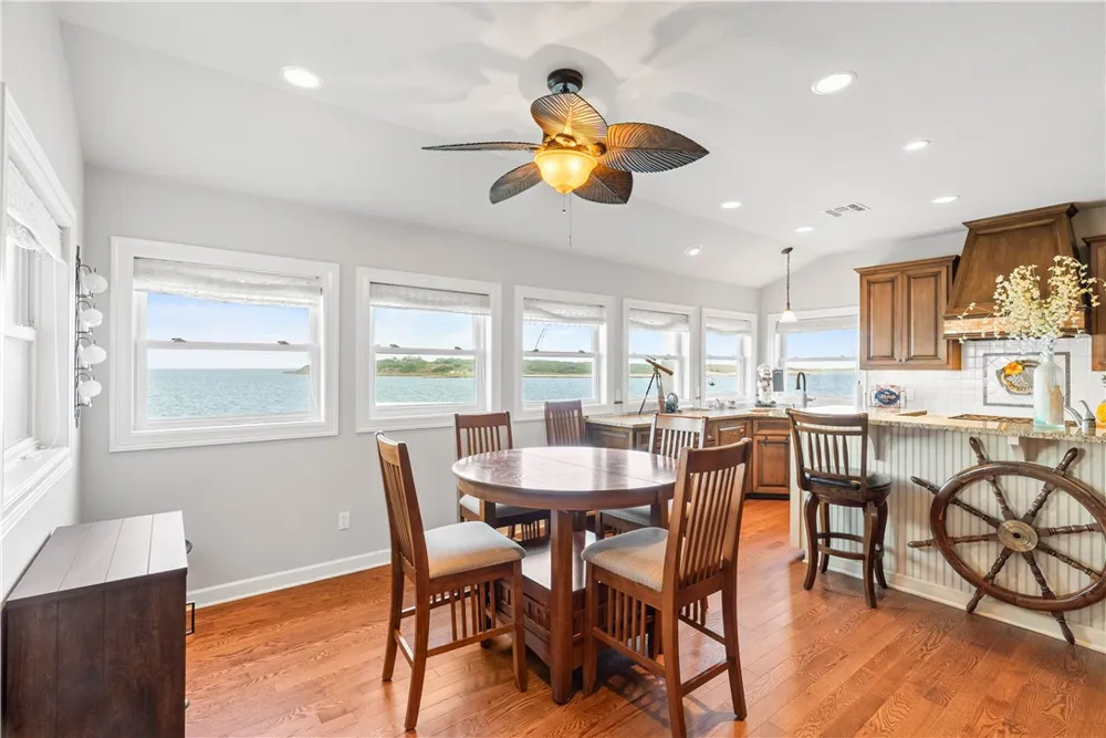 110 Bayshore Drive Ingleside on the Bay, TX 78362