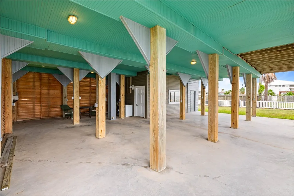 110 Bayshore Drive Ingleside on the Bay, TX 78362