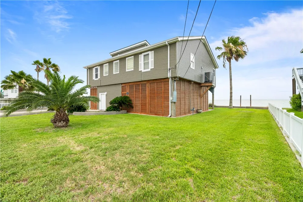 110 Bayshore Drive Ingleside on the Bay, TX 78362