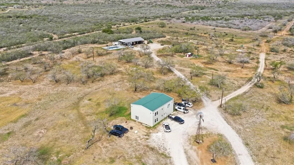 817 County Road 119 Alice, TX 78332
