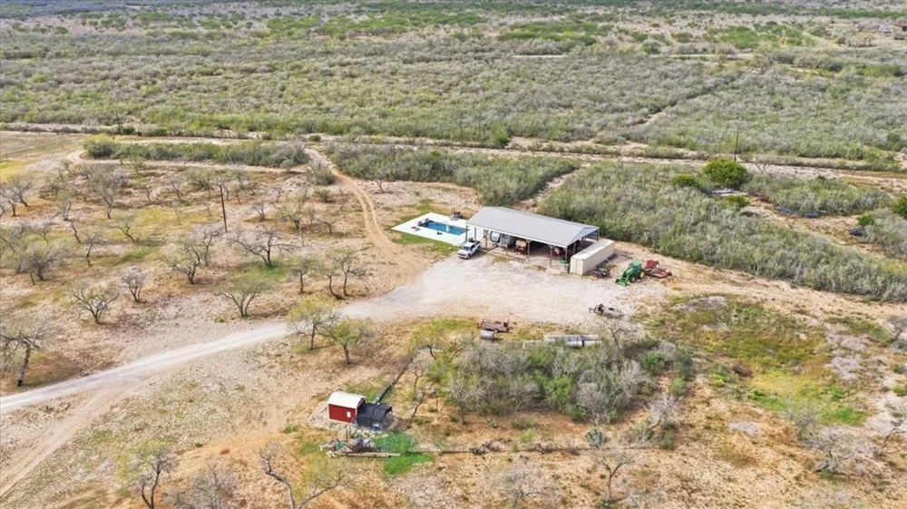 817 County Road 119 Alice, TX 78332