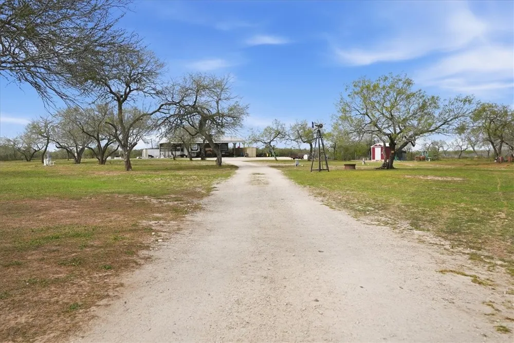 817 County Road 119 Alice, TX 78332