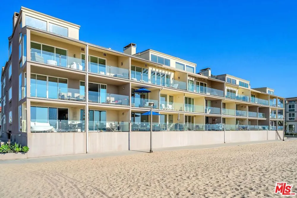 4 Lighthouse Street #13 Marina del Rey, CA 90292