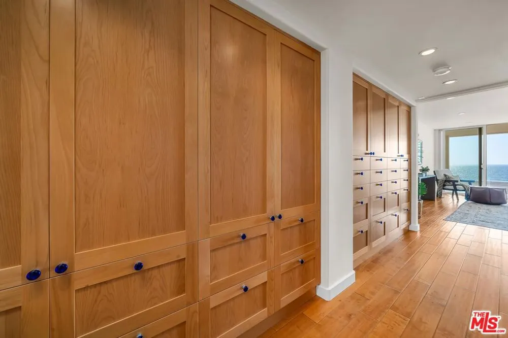 4 Lighthouse Street #13 Marina del Rey, CA 90292