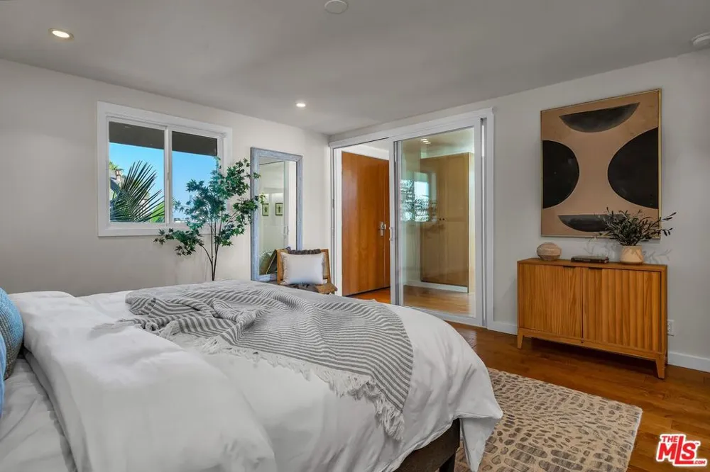 4 Lighthouse Street #13 Marina del Rey, CA 90292