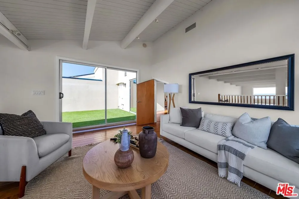 4 Lighthouse Street #13 Marina del Rey, CA 90292
