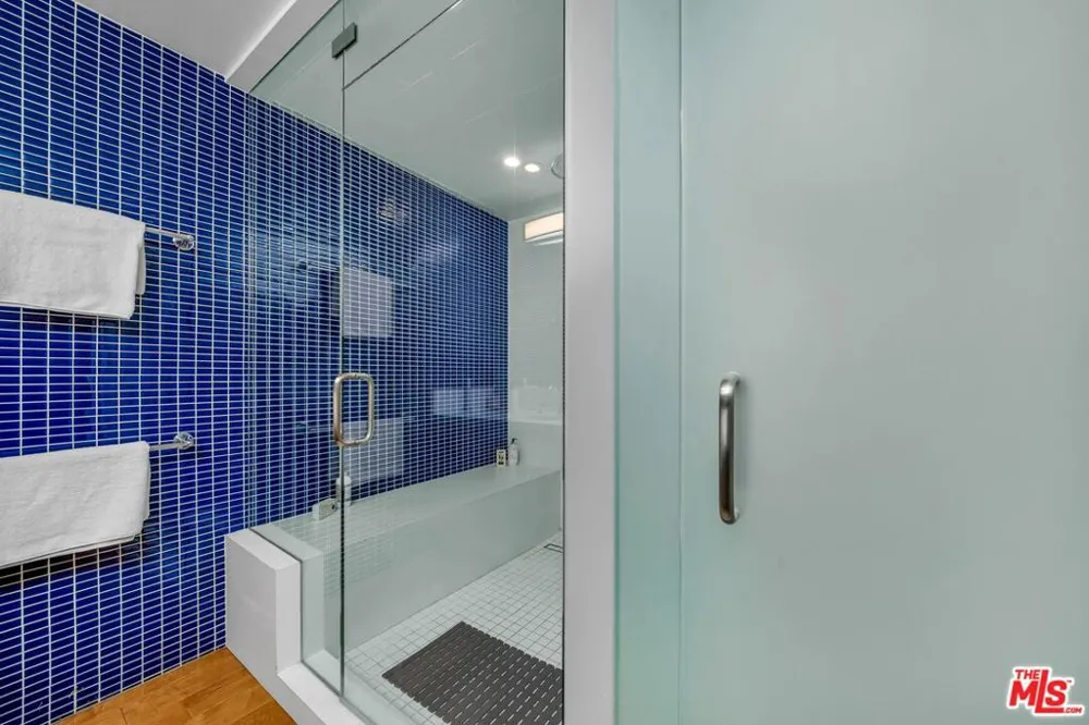 4 Lighthouse Street #13 Marina del Rey, CA 90292