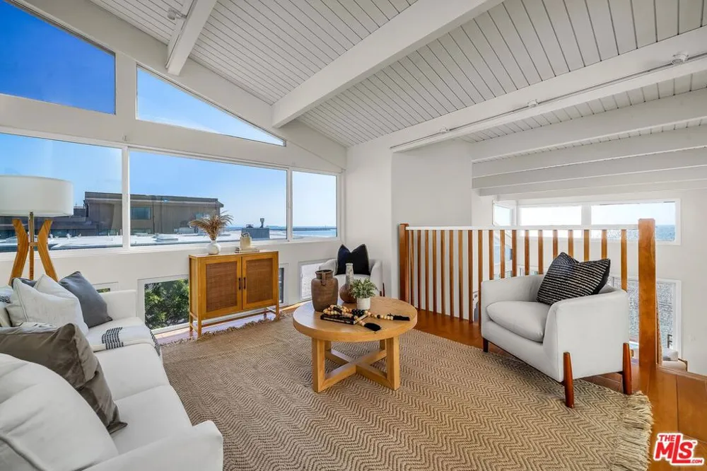 4 Lighthouse Street #13 Marina del Rey, CA 90292