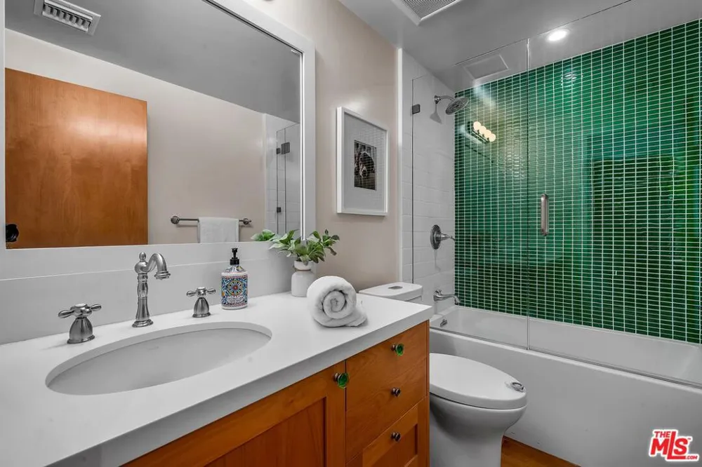 4 Lighthouse Street #13 Marina del Rey, CA 90292