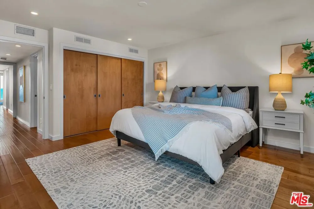 4 Lighthouse Street #13 Marina del Rey, CA 90292
