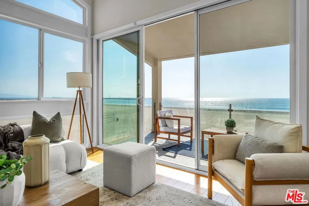 4 Lighthouse Street #13 Marina del Rey, CA 90292