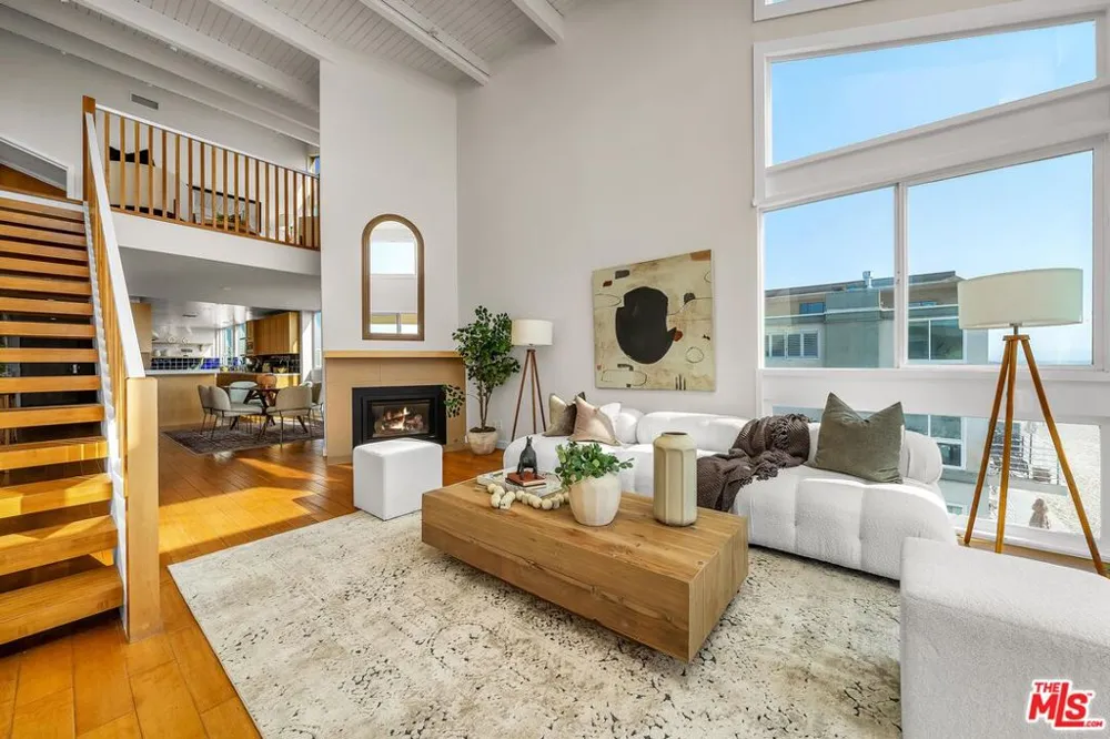 4 Lighthouse Street #13 Marina del Rey, CA 90292