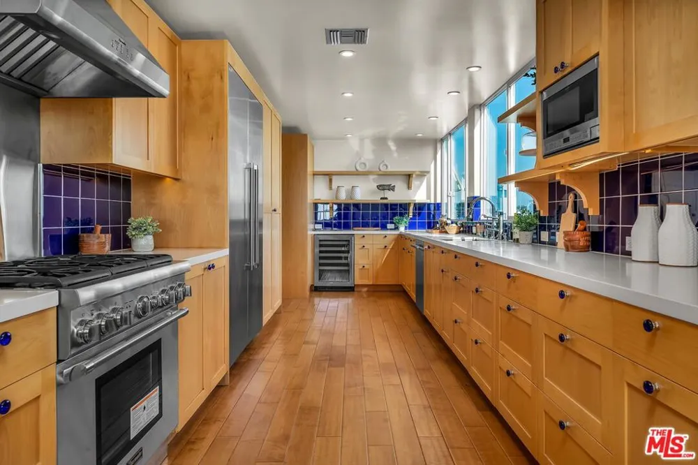 4 Lighthouse Street #13 Marina del Rey, CA 90292