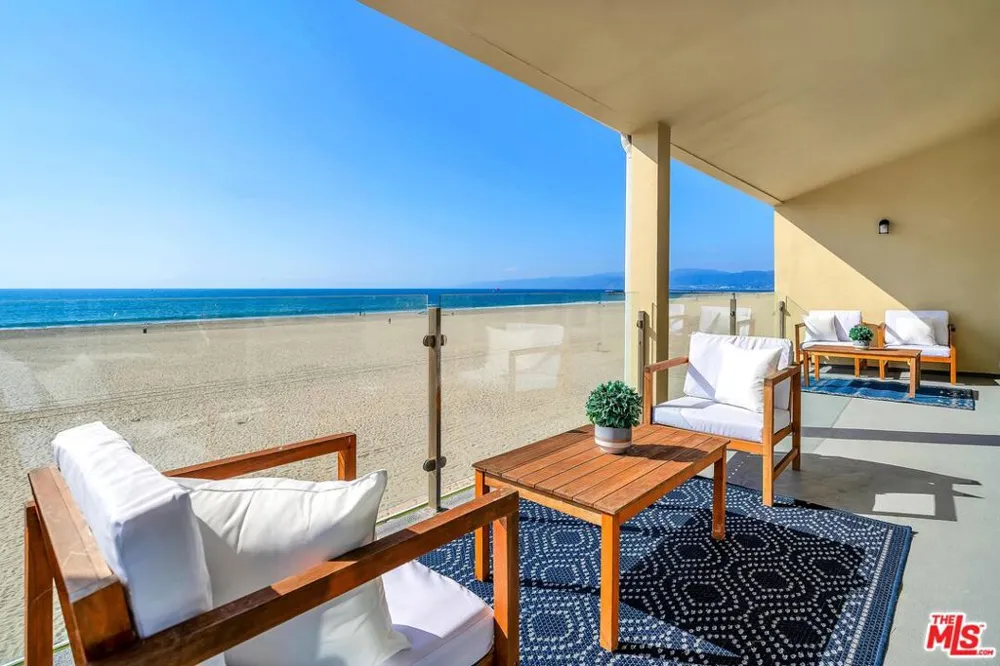 4 Lighthouse Street #13 Marina del Rey, CA 90292
