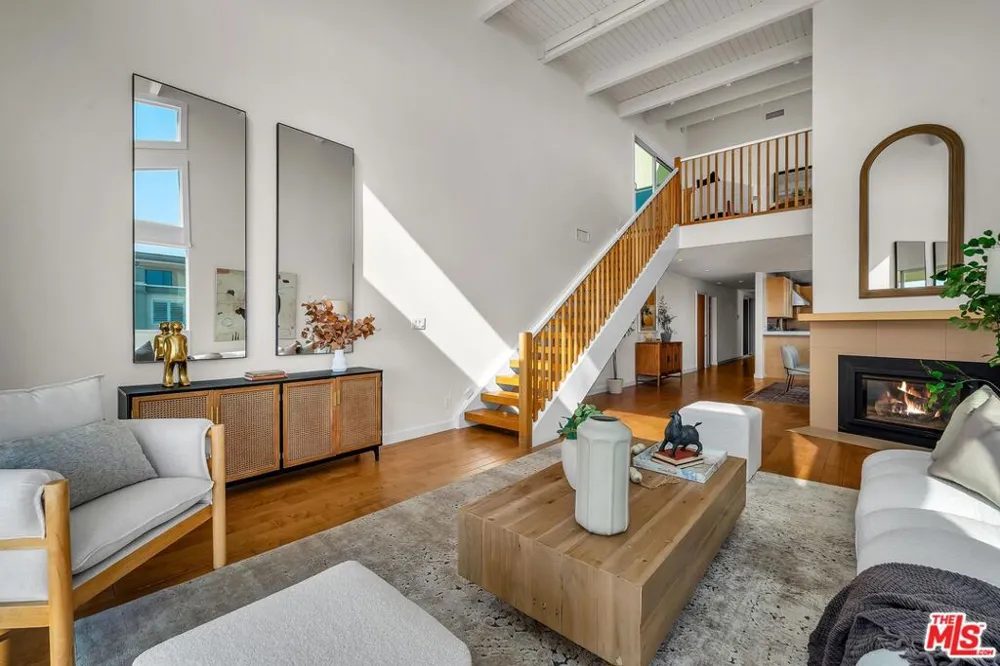 4 Lighthouse Street #13 Marina del Rey, CA 90292