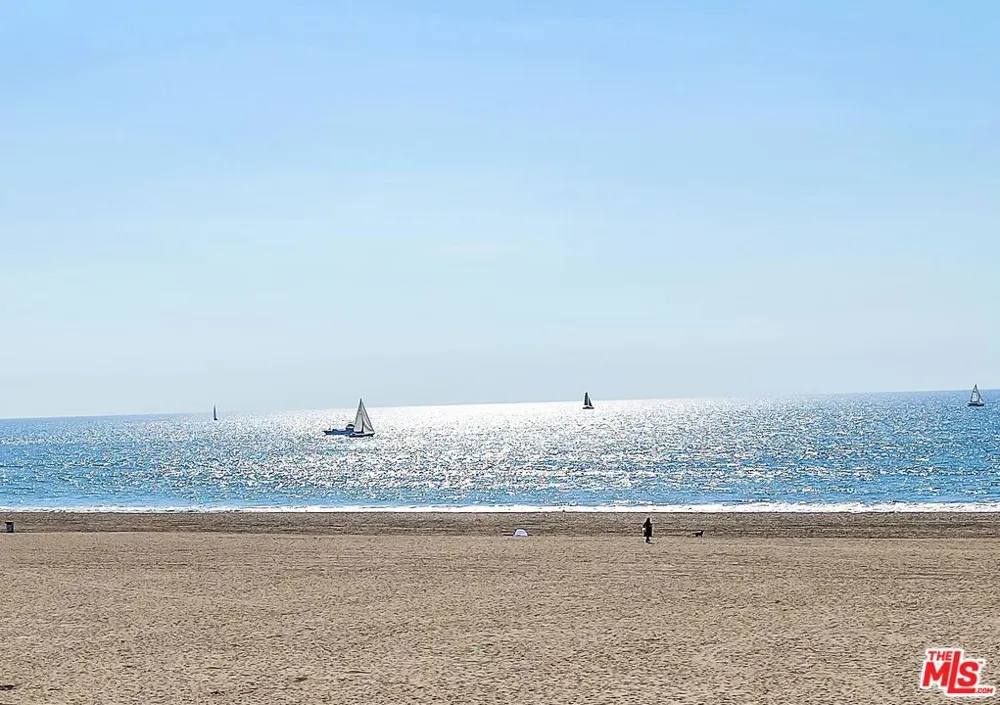 4 Lighthouse Street #13 Marina del Rey, CA 90292