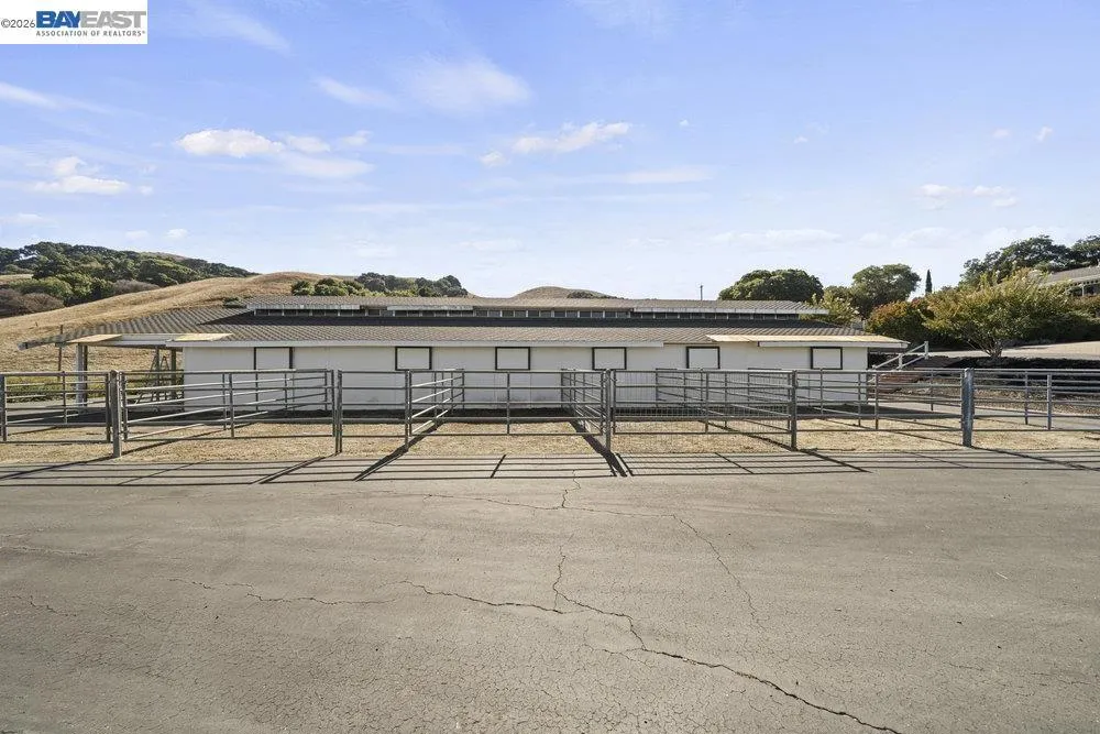 5280 Sheridan Rd Sunol, CA 94586